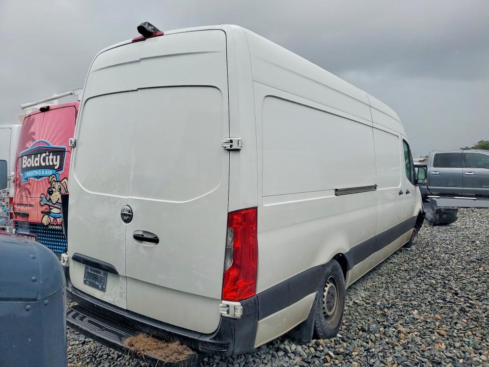 2019 Freightliner Sprinter 2500 VIN WDRPF1CDXKT009789 COPART salvage auction — ALL OVER, FL - CERT OF TITLE SLVG REBUILDABLE, sold $300 on 2026-07-29 (photo 3)