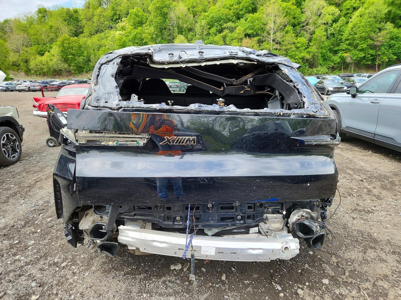 2025 BMW XM VIN 5YM23CS03S9Z60059 COPART salvage auction — Rollover, NJ - CERT OF TITLE-SALVAGE, sold $25,500 on 2026-07-10 (photo 6)