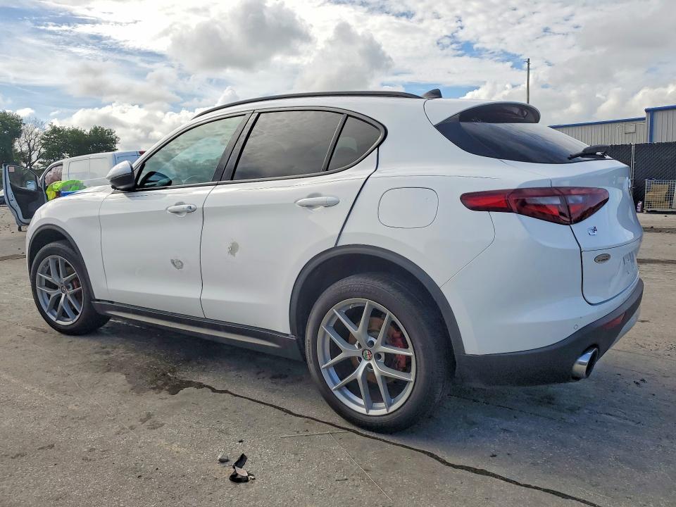 2018 Alfa romeo Stelvio VIN ZASFAKNN0J7B82368 COPART salvage auction — MINOR DENT/SCRATCHES, Fl - Certificate Of Title, sold $5,100 on 2026-07-16 (photo 2)