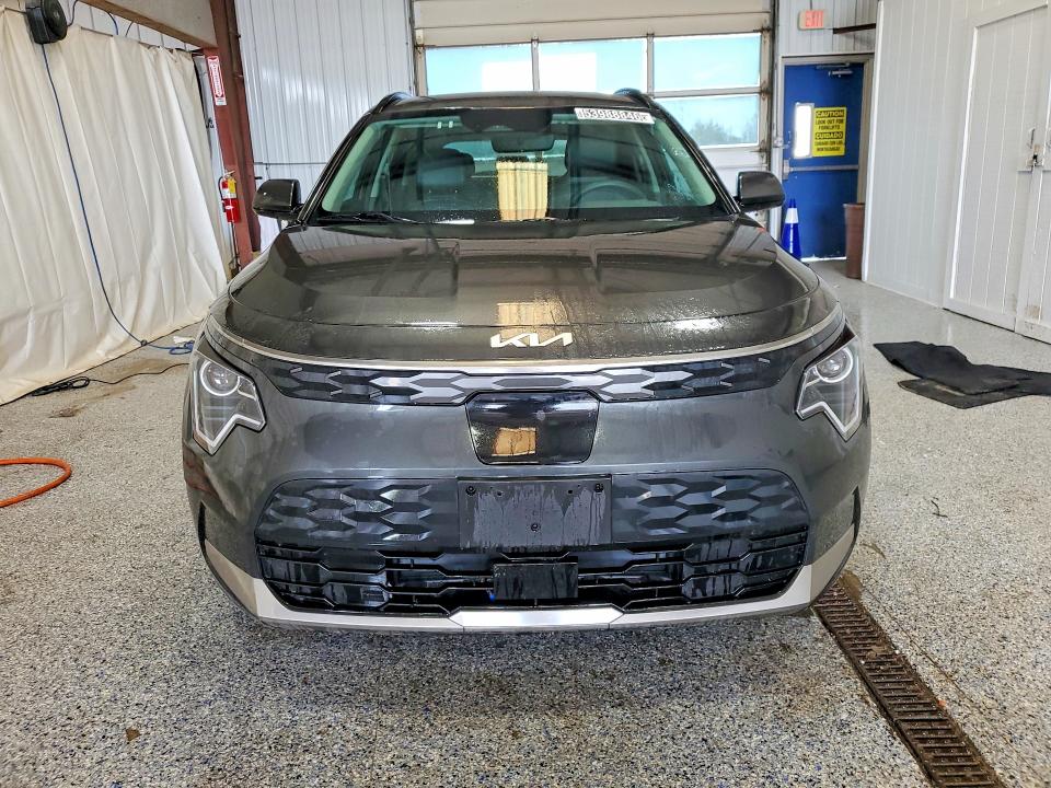 2024 Kia Niro VIN KNDCR3L1XR5115343 COPART salvage auction — REAR END, FL - CERT OF TITLE SLVG REBUILDABLE, sold $7,000 on 2026-07-13 (photo 5)