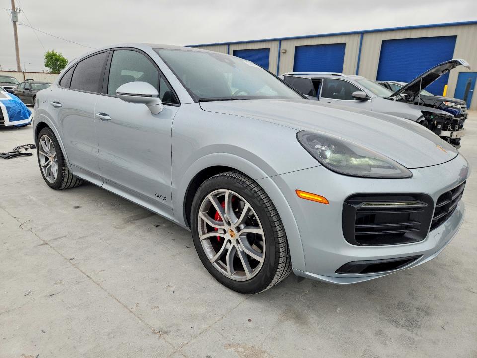 2023 Porsche Cayenne VIN WP1BG2AY4PDA32021 COPART salvage auction — REAR END, Tx - Certificate Of Title, sold $13,000 on 2026-07-28 (photo 4)