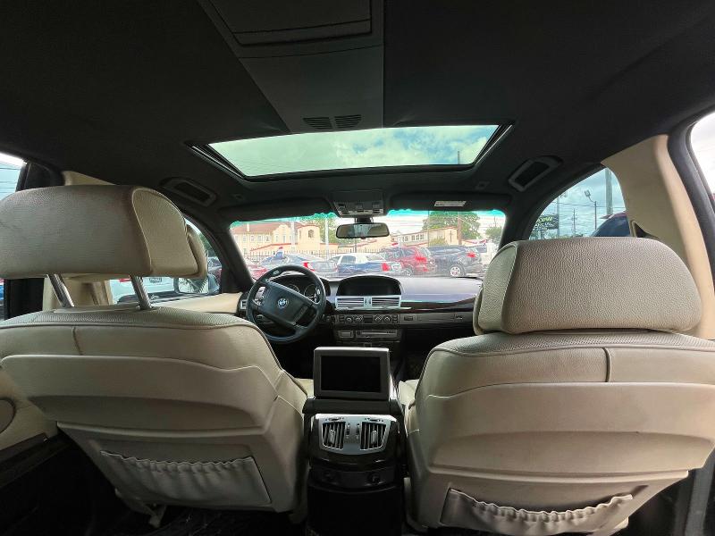 2008 BMW 7 series VIN WBAHN83548DT77748 COPART salvage auction — MECHANICAL, Tx - Cert Of Title-Reblt Slvg Flood (P), sold $325 on 2026-07-08 (photo 9)