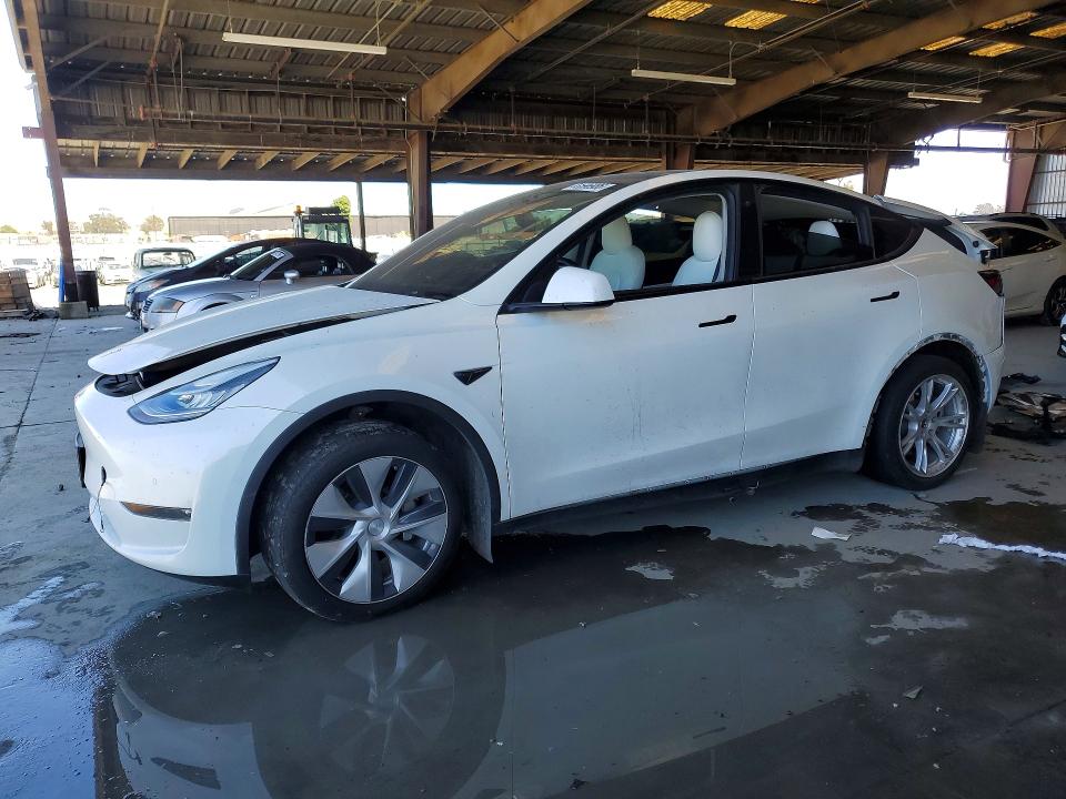 2021 Tesla VIN 5YJYGDEE0MF240506 COPART salvage auction — REAR END, Salvage Title, sold $8,400 on 2026-07-13 (photo 1)