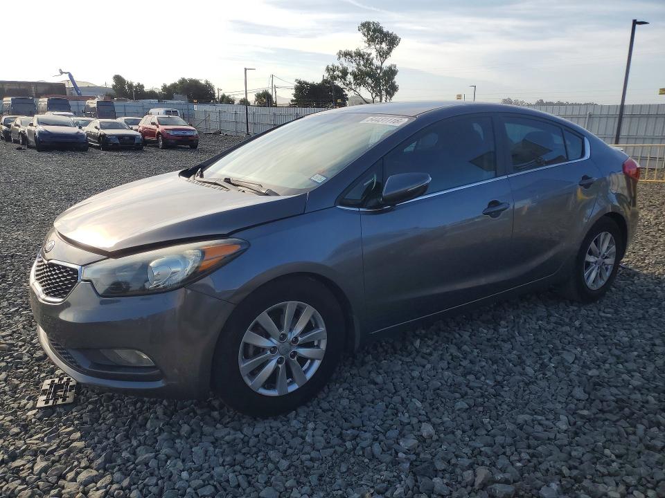 2014 Kia Forte VIN KNAFX4A85E5102385 COPART salvage auction — VANDALISM, Ca - Salvage Certificate, sold $525 on 2026-07-09 (photo 1)