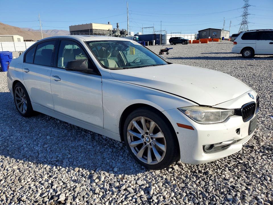 2013 BMW VIN WBA3A5C57DF603008 COPART salvage auction — FRONT END, Nv - Salvage Title, sold $800 on 2026-07-13 (photo 4)