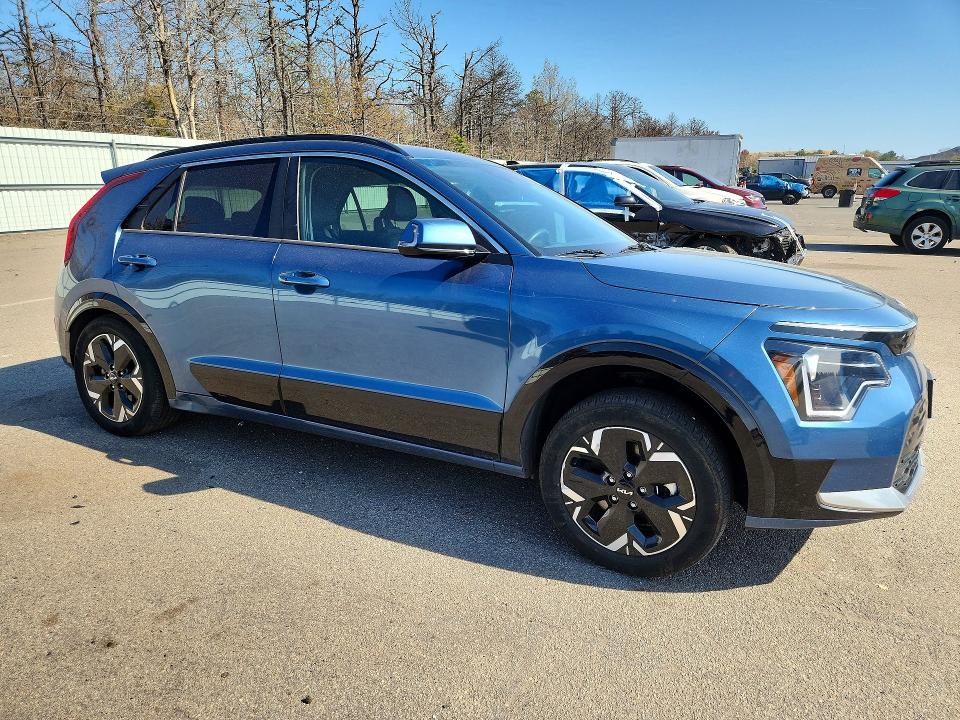 2024 Kia Niro VIN KNDCR3L11R5128367 COPART salvage auction — REAR END, NY - MV-907A SALVAGE CERTIFICATE, sold $11,300 on 2026-07-06 (photo 4)