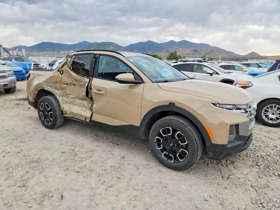 2023 Hyundai Santa cruz VIN 5NTJDDAFXPH048851 COPART salvage auction — SIDE, Ut - Salvage Certificate, sold $7,900 on 2026-07-10 (photo 4)