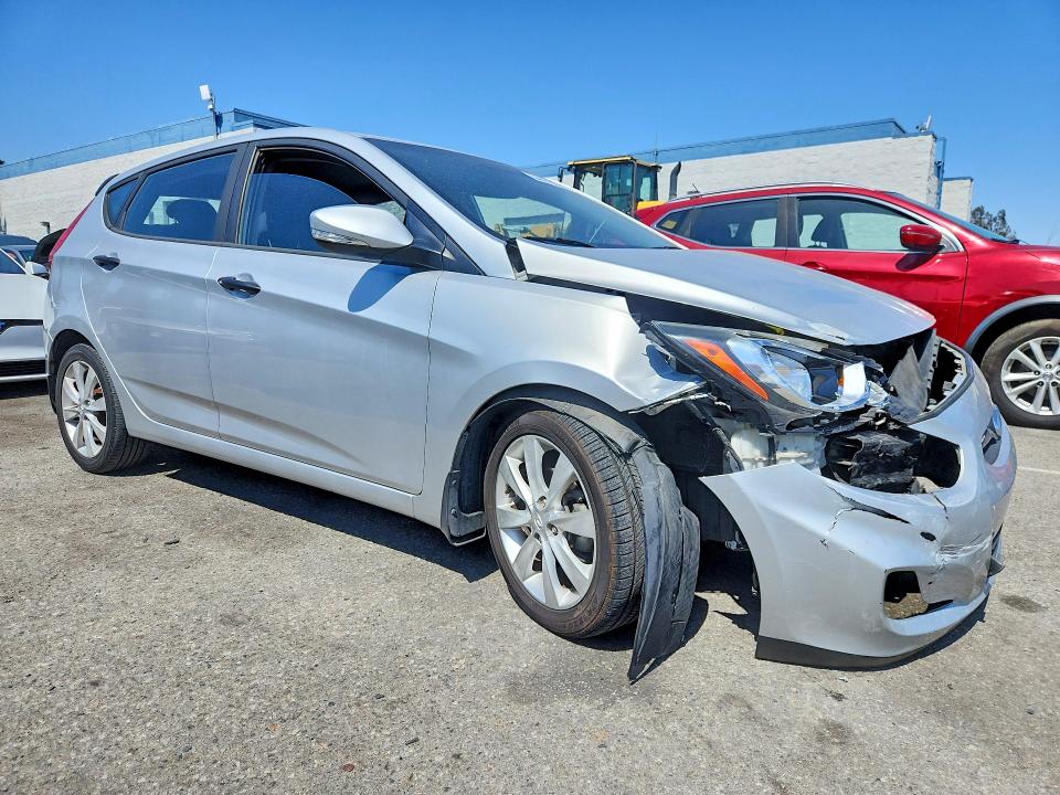 2013 Hyundai Accent VIN KMHCU5AE3DU130664 COPART salvage auction — FRONT END, Ca - Salvage Certificate, sold $925 on 2026-07-02 (photo 4)