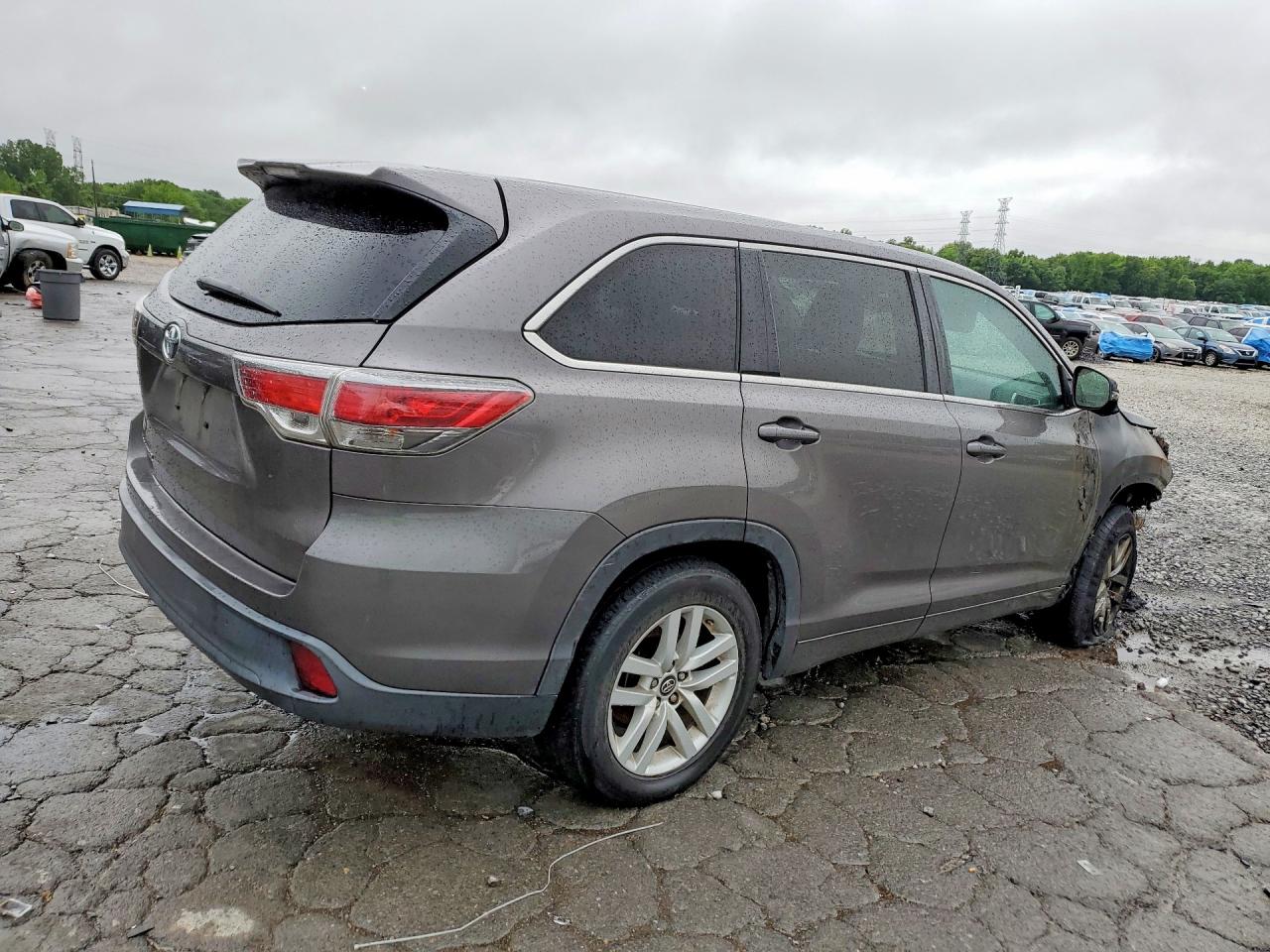 2016 Toyota Highlander VIN 5TDZKRFH9GS153261 COPART salvage auction — Burn Engine, TN - SALVAGE CERTIFICATE, sold $3,150 on 2026-06-23 (photo 3)