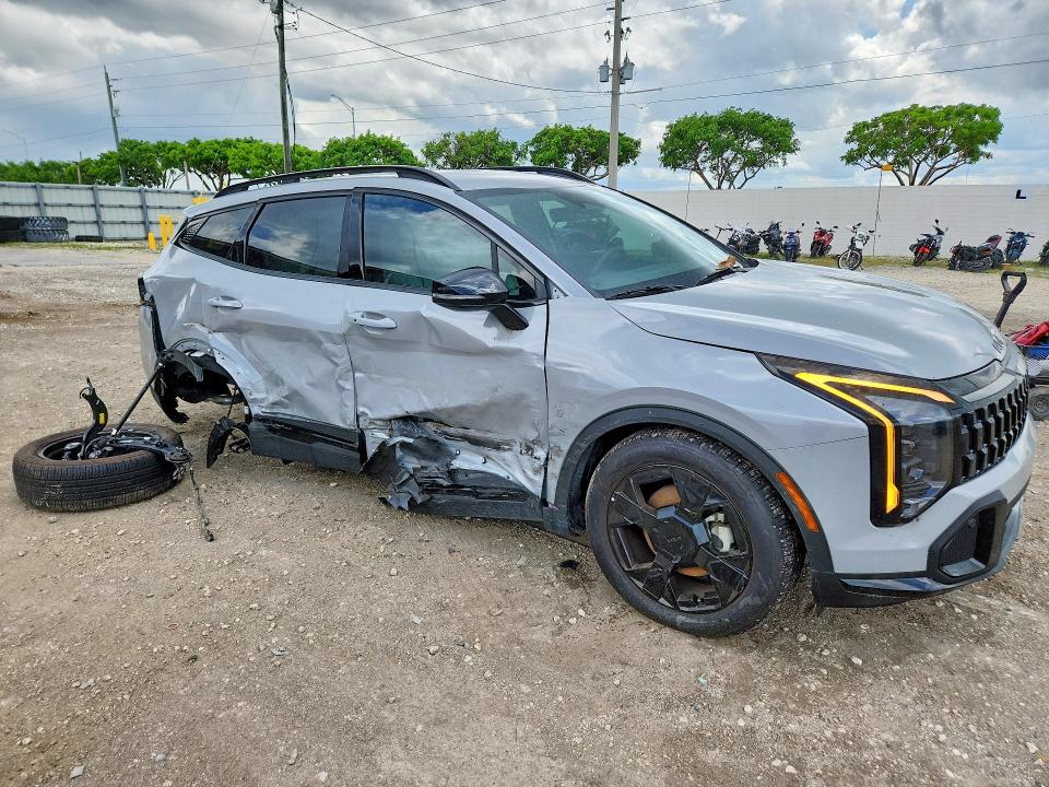 2026 Kia Sportage VIN 5XYK6CDF8TG328269 COPART salvage auction — SIDE, Salvage Title, sold $7,700 on 2026-07-29 (photo 4)