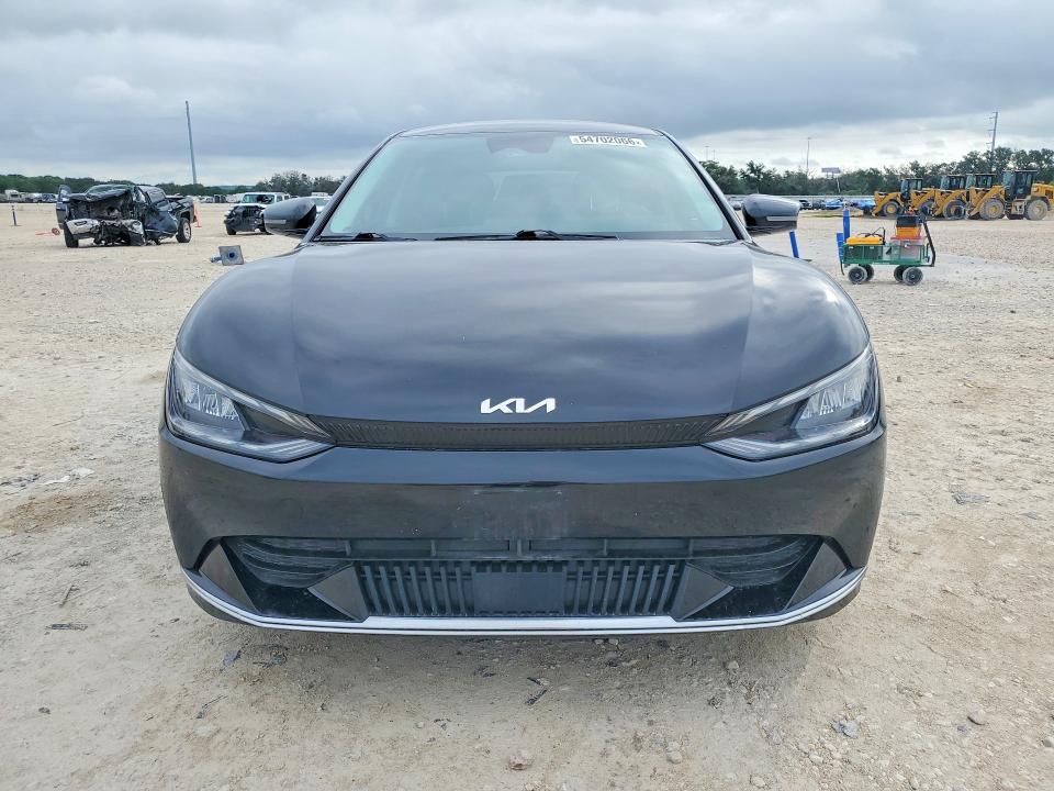 2022 Kia Ev6 VIN KNDC34LA3N5056699 COPART salvage auction — MINOR DENT/SCRATCHES, Tx - Salvage Vehicle Title, sold $11,900 on 2026-07-30 (photo 5)