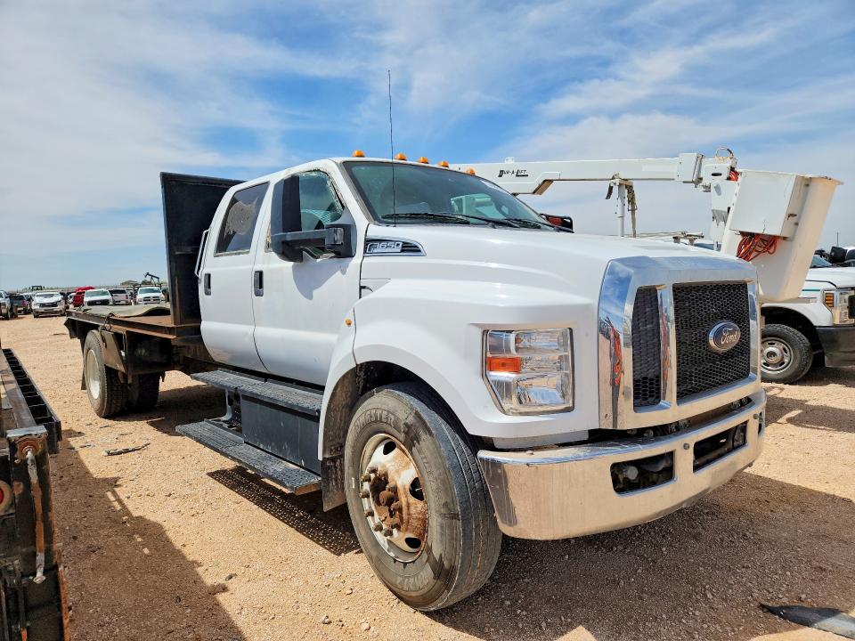 2019 Ford F650-f750 VIN 1FDNW6DC4KDF07423 COPART salvage auction — MINOR DENT/SCRATCHES, Tx - Certificate Of Title (P), sold $21,500 on 2026-07-29 (photo 4)