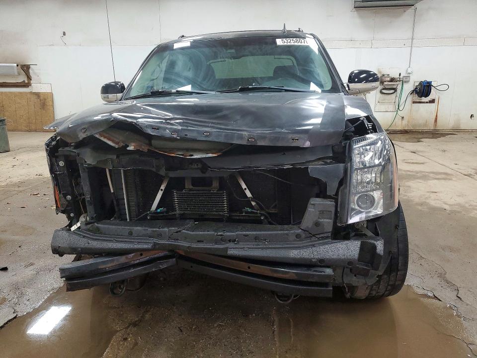 2007 Cadillac Escalade VIN 3GYFK628X7G185362 COPART salvage auction — FRONT END, Mi - Certificate Of Title, sold $200 on 2026-07-22 (photo 5)