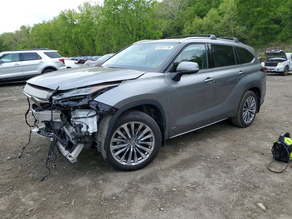 2025 Toyota Highlander hybrid VIN 5TDKBRCH5SS662035 — COPART salvage auction photo
