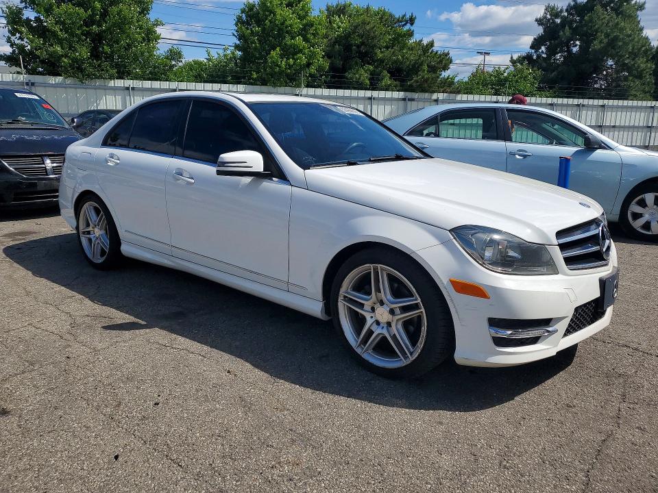 2014 Mercedes-benz C-klasse VIN WDDGF4HB9ER317603 COPART salvage auction — MECHANICAL, Oh - Certificate Of Title, sold $1,450 on 2026-07-29 (photo 4)