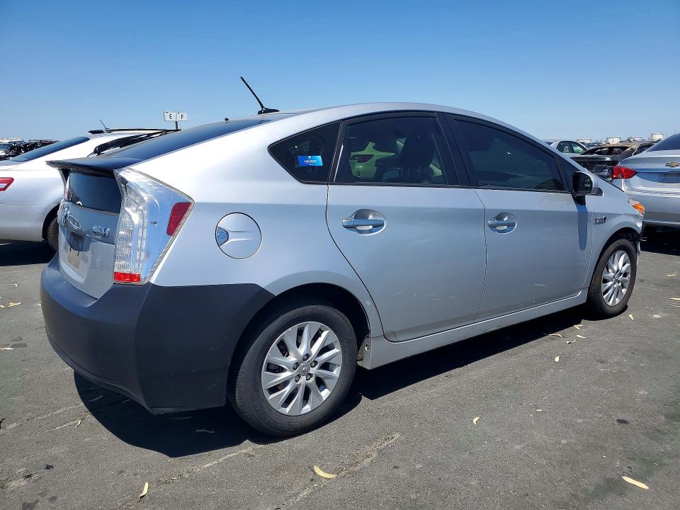 2012 Toyota Prius plug-in VIN JTDKN3DP3C3030132 COPART salvage auction — FRONT END, CA - SALVAGE CERTIFICATE, sold $4,400 on 2026-07-27 (photo 3)