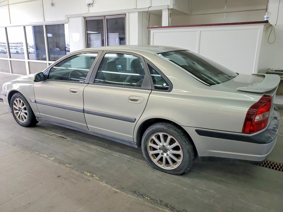 2001 Volvo S80 VIN YV1TS94D511185743 COPART salvage auction — MINOR DENT/SCRATCHES, Wa - Vehicle Cert Of Ownership-Titl, sold $100 on 2026-07-06 (photo 2)
