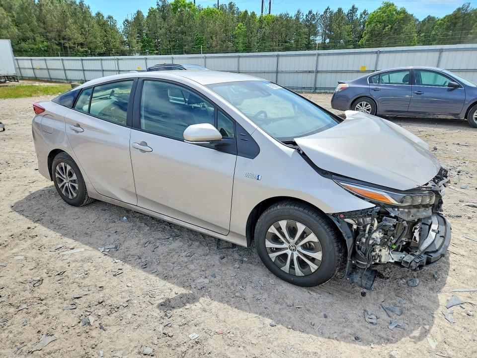 2022 Toyota Prius VIN JTDKAMFP7N3211137 COPART salvage auction — FRONT END, VA - CERT OF TITLE - SALVAGE, sold $5,200 on 2026-07-27 (photo 4)