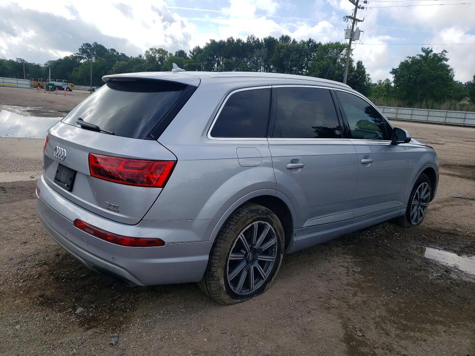 2017 Audi Q7 VIN WA1LAAF70HD020851 COPART salvage auction — MINOR DENT/SCRATCHES, La - Cert Of Title-Salvage, sold $3,800 on 2026-08-07 (photo 3)