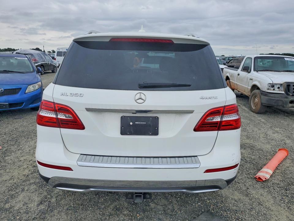 2015 Mercedes-benz Ml-class VIN 4JGDA5HB5FA605311 COPART salvage auction — MINOR DENT/SCRATCHES, Mt - Dis/Dlr/Exp Only Clean Title, sold $3,950 on 2026-07-02 (photo 6)