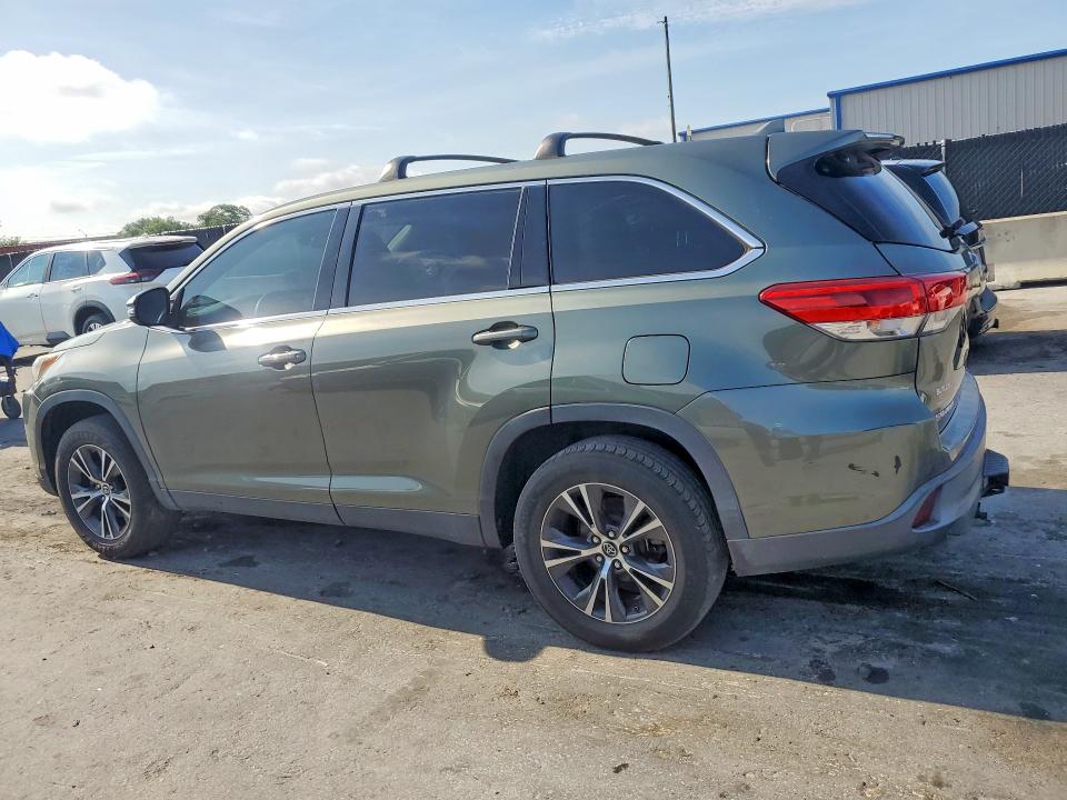 2019 Toyota Highlander VIN 5TDZZRFH1KS333290 COPART salvage auction — MINOR DENT/SCRATCHES, In - Certificate Of Title (P), sold $9,600 on 2026-07-30 (photo 2)