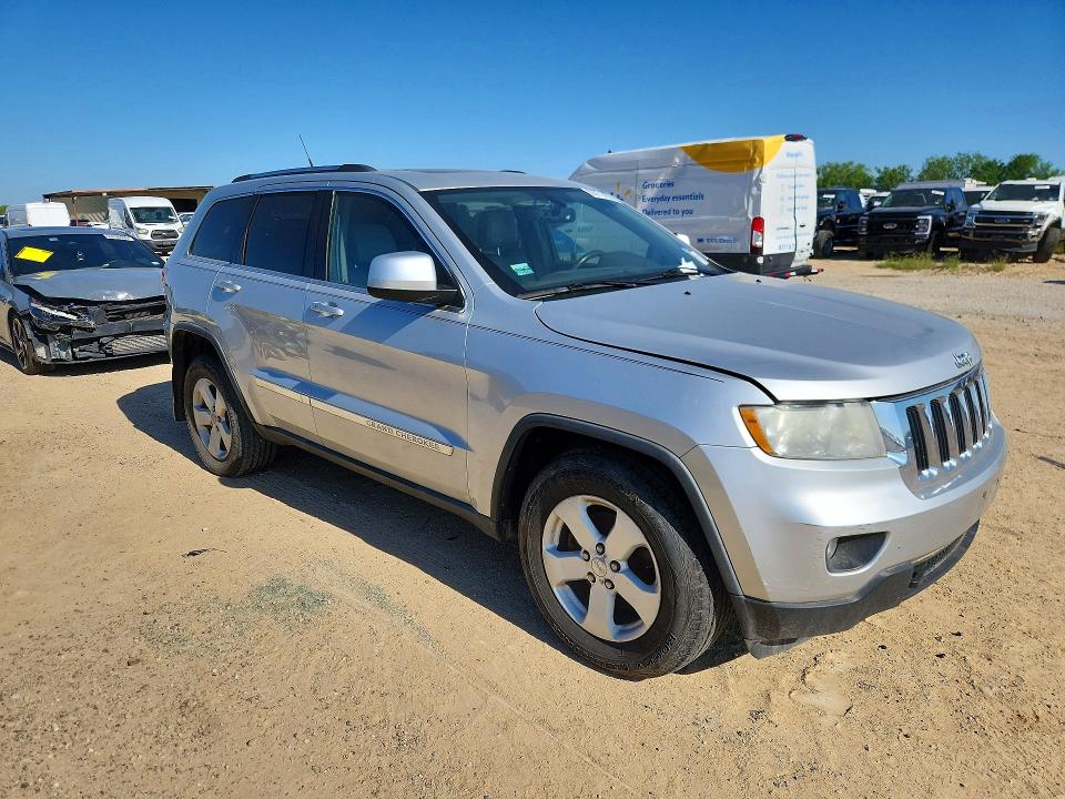 2011 Jeep Grand cherokee VIN 1J4RR4GT7BC509843 COPART salvage auction — MINOR DENT/SCRATCHES, Wa - Vehicle Cert Of Ownership-Titl (P), sold $1,500 on 2026-07-02 (photo 4)
