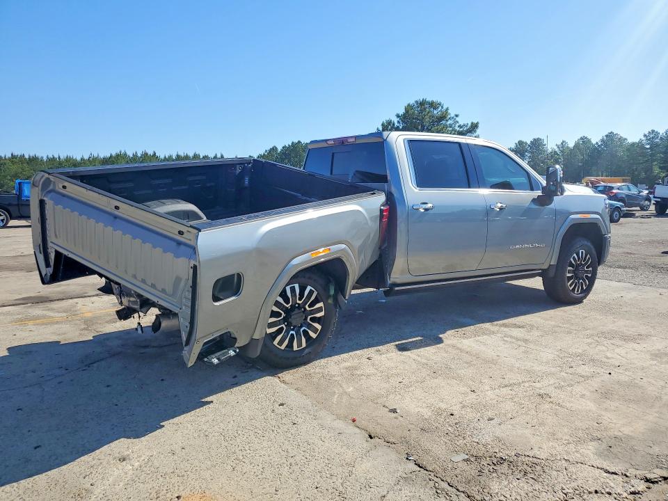 2026 GMC Sierra VIN 1GT4UXEY2TF202207 COPART salvage auction — Rear End, SC - CERT OF TITLE-SALVAGE, sold $45,000 on 2026-06-26 (photo 3)