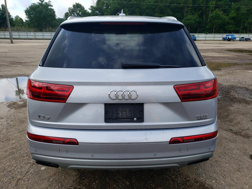 2017 Audi Q7 VIN WA1LAAF70HD020851 COPART salvage auction — MINOR DENT/SCRATCHES, La - Cert Of Title-Salvage, sold $3,800 on 2026-08-07 (photo 6)