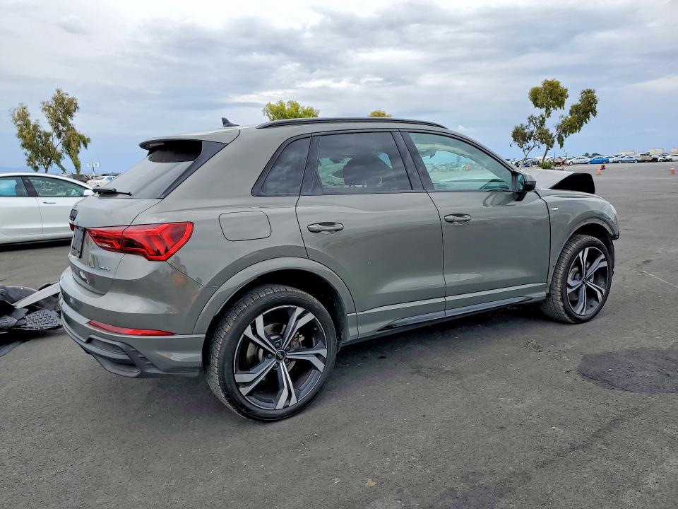 2024 Audi Q3 VIN WA1EECF30R1069797 COPART salvage auction — FRONT END, CA - SALVAGE CERTIFICATE, sold $7,600 on 2026-08-26 (photo 3)
