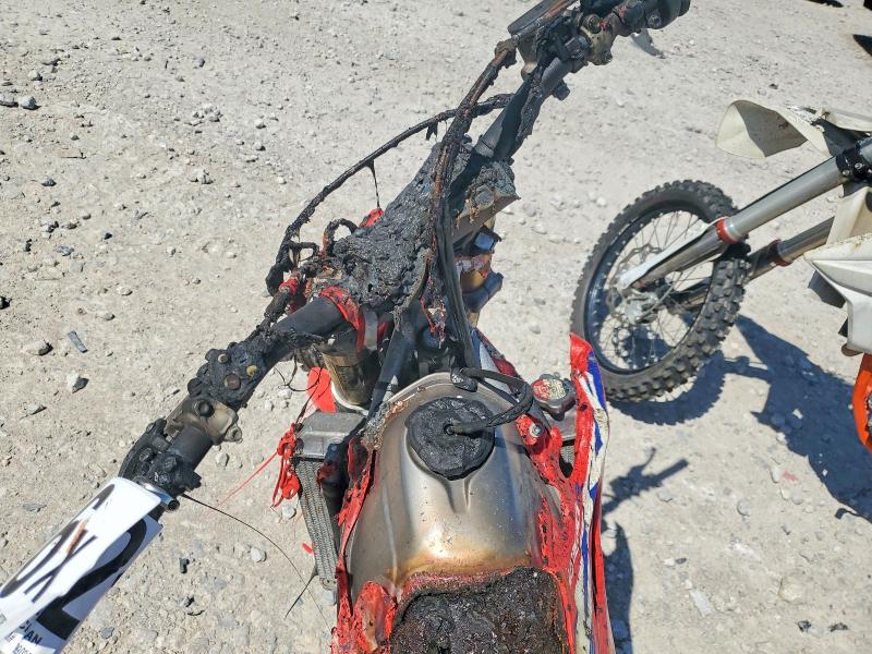 2022 Honda Crf250 VIN JH2ME1231NK402726 COPART salvage auction — BURN, Mi - Certificate Of Title, sold $1,800 on 2026-07-30 (photo 7)