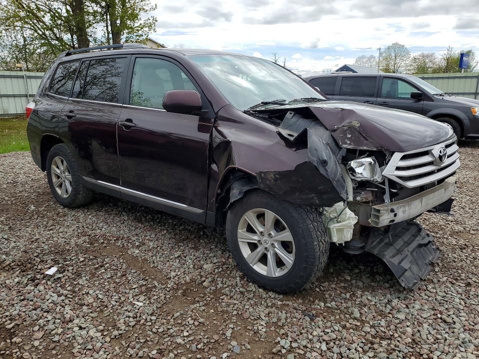 2011 Toyota Highlander VIN 5TDBK3EH2BS063474 COPART salvage auction — FRONT END, NY - MV-907A DISM-UNSATISFIED LIEN, sold $300 on 2026-07-22 (photo 4)