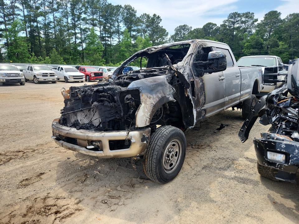 2017 Ford F-350 super duty VIN 1FT8W3BT7HEC36556 COPART salvage auction — ENGINE BURN, Sc - Cert Of Title-Salvage Non-Rem, sold $1,550 on 2026-07-20 (photo 1)
