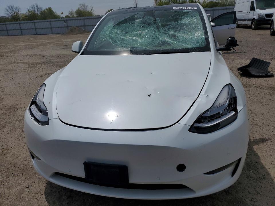2023 Tesla Model y VIN 7SAYGAEE8PF583103 COPART salvage auction — VANDALISM, On - Permit No Brand - Unfit, sold $15,300 on 2026-07-03 (photo 5)
