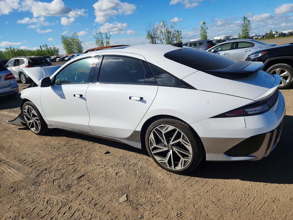 2024 Hyundai VIN KMHM54AC1RA059774 COPART salvage auction — FRONT END, Qc - Gravement Accidente, sold $8,000 on 2026-07-07 (photo 2)
