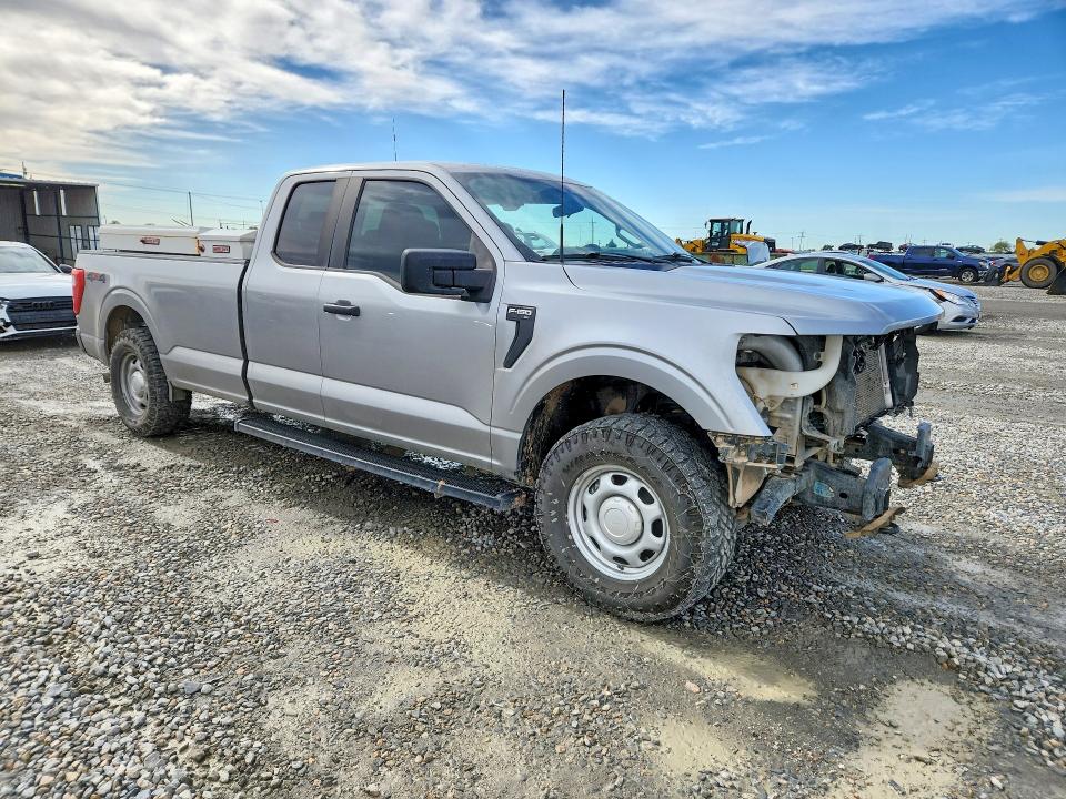 2022 Ford VIN 1FTFX1E55NKE12166 COPART salvage auction — SIDE, Co - Salvage Title, sold $5,600 on 2026-07-02 (photo 4)