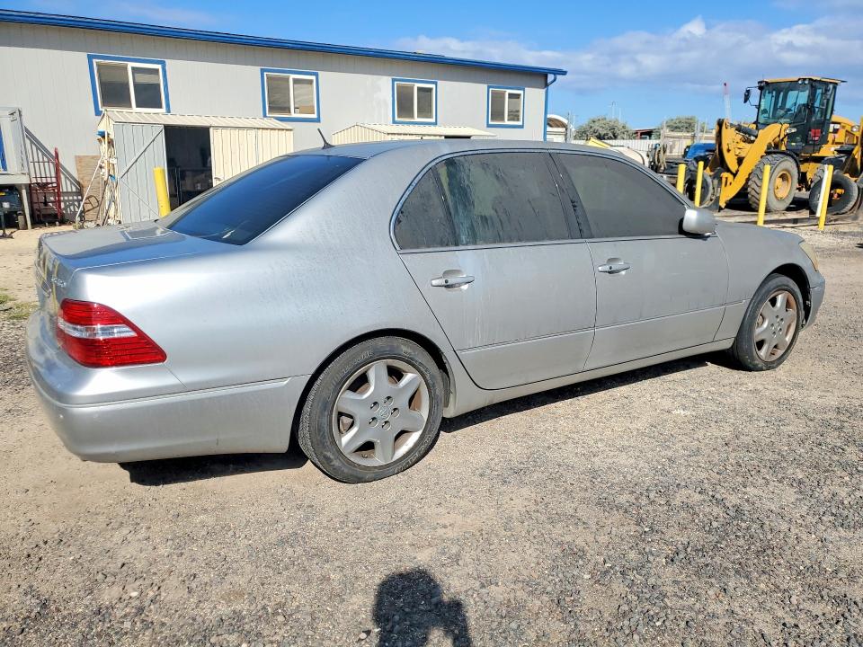 2005 Lexus Ls 430 VIN JTHBN36FX50176356 COPART salvage auction — MINOR DENT/SCRATCHES, HI - CERTIFICATE OF TITLE, sold $500 on 2026-07-27 (photo 3)
