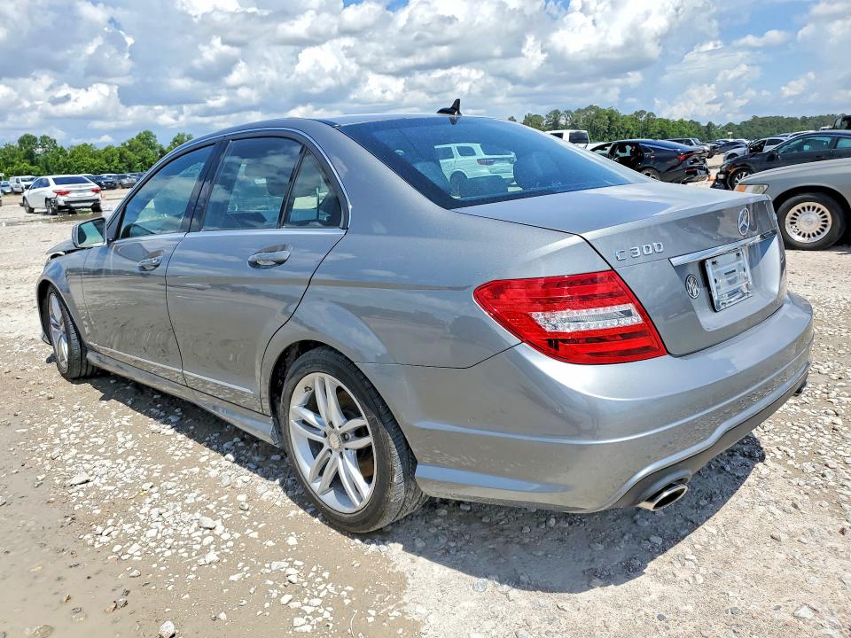 2012 Mercedes-benz C-klasse VIN WDDGF8BB0CR213580 COPART salvage auction — FRONT END, Tx - Certificate Of Title, sold $2,250 on 2026-07-02 (photo 2)