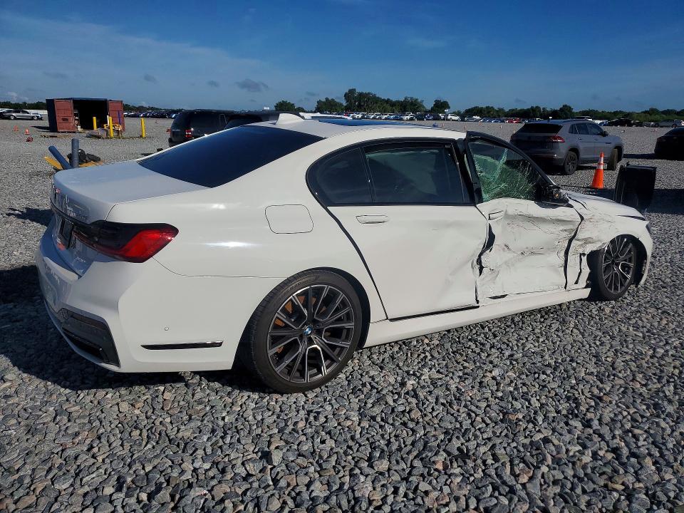 2021 BMW 7er VIN WBA7U2C00MCF14655 COPART salvage auction — SIDE, Fl - Cert Of Title Slvg Rebuildable, sold $16,200 on 2026-08-04 (photo 3)