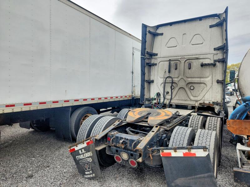 2022 Freigliner Cascadia 126 VIN 3AKJHHDR6NSNB8942 COPART salvage auction — SIDE, MA - CERT OF TITLE-SALVAGE, sold $22,000 on 2026-07-23 (photo 4)