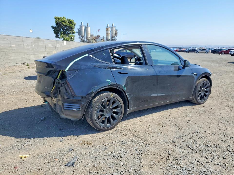 2023 Tesla Model y VIN 7SAYGDEE5PA147131 COPART salvage auction — REAR END, Ca - Salvage Certificate, sold $10,800 on 2026-07-28 (photo 3)