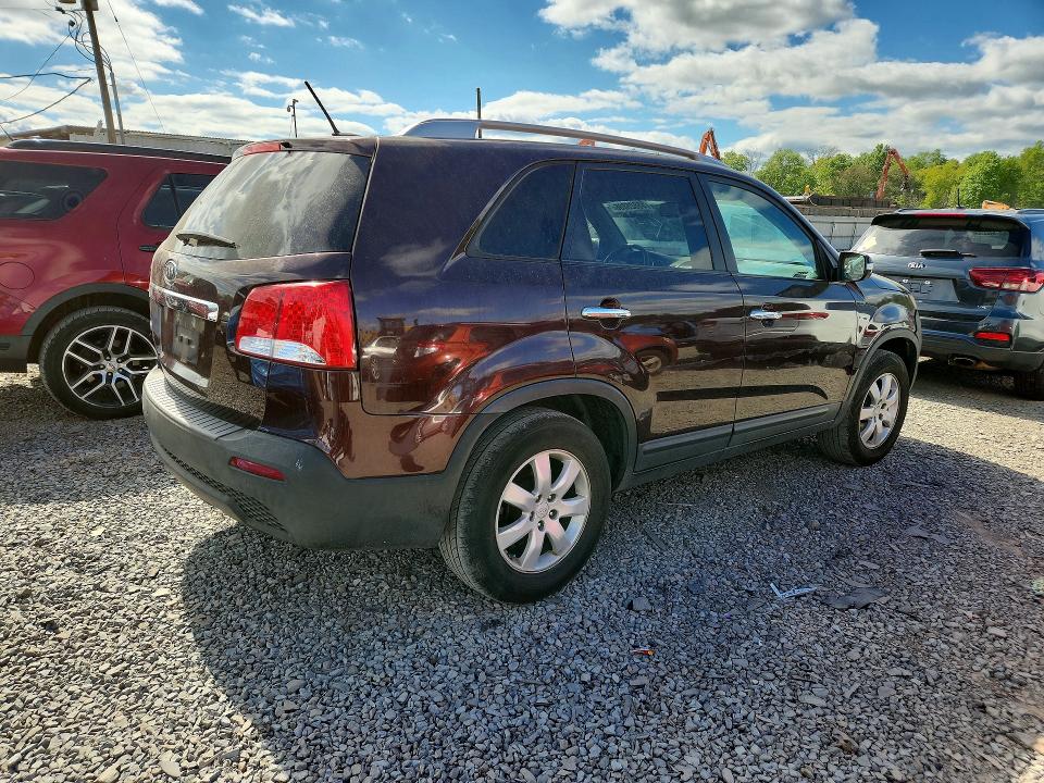 2011 Kia Sorento VIN 5XYKT4A1XBG138270 COPART salvage auction — MINOR DENT/SCRATCHES, Nj - Cert Of Title-Salvage, sold $925 on 2026-07-14 (photo 3)