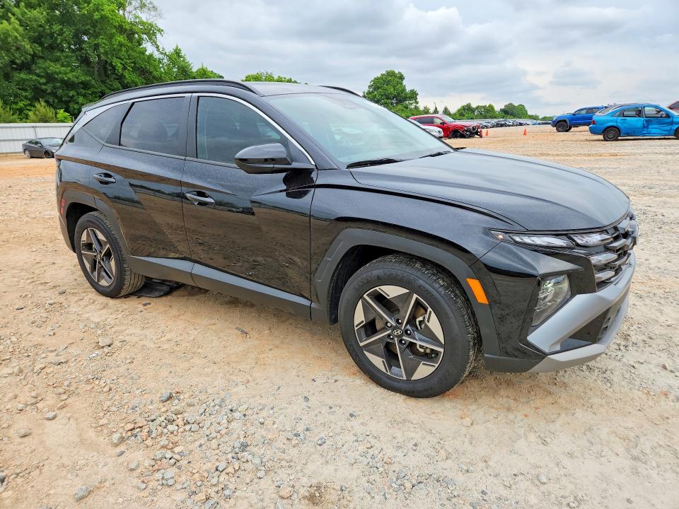 2025 Hyundai Tucson VIN 5NMJB3DE9SH522764 COPART salvage auction — REAR END, NC - SALVAGE CERTIFICATE OF TITLE, sold $9,700 on 2026-07-06 (photo 4)