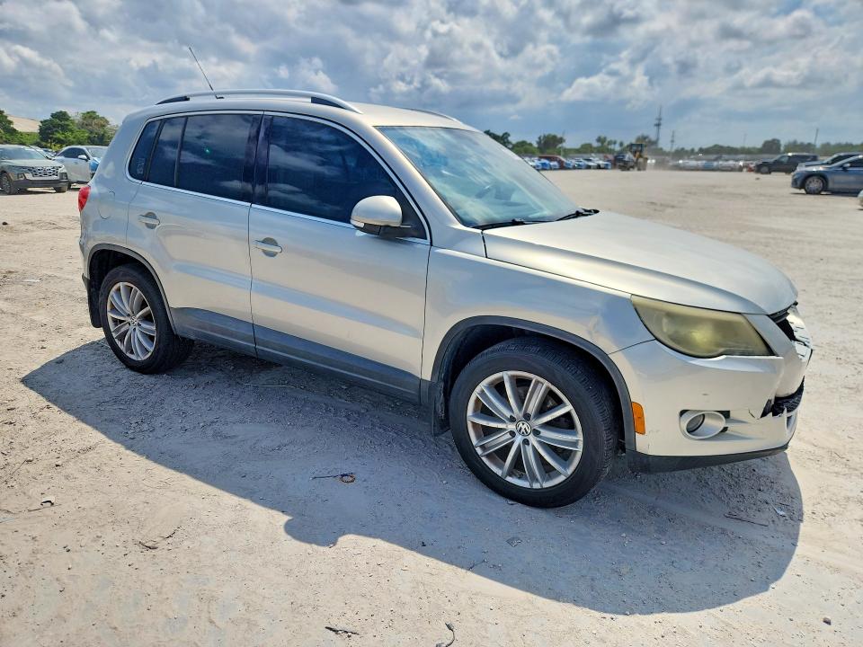 2010 Volkswagen Tiguan VIN WVGAV7AX0AW520963 COPART salvage auction — FRONT END, FL - CERTIFICATE OF TITLE, sold $350 on 2026-07-02 (photo 4)