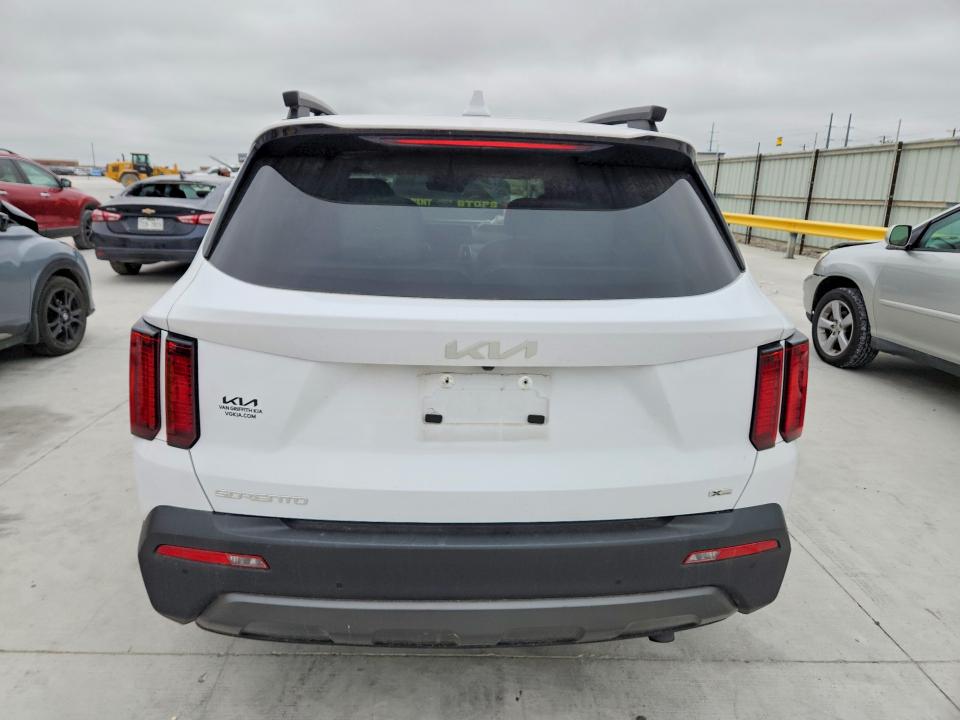 2023 Kia Sorento VIN 5XYRHDLF3PG230935 COPART salvage auction — FRONT END, Tx - Salvage Vehicle Title, sold $11,800 on 2026-07-10 (photo 6)
