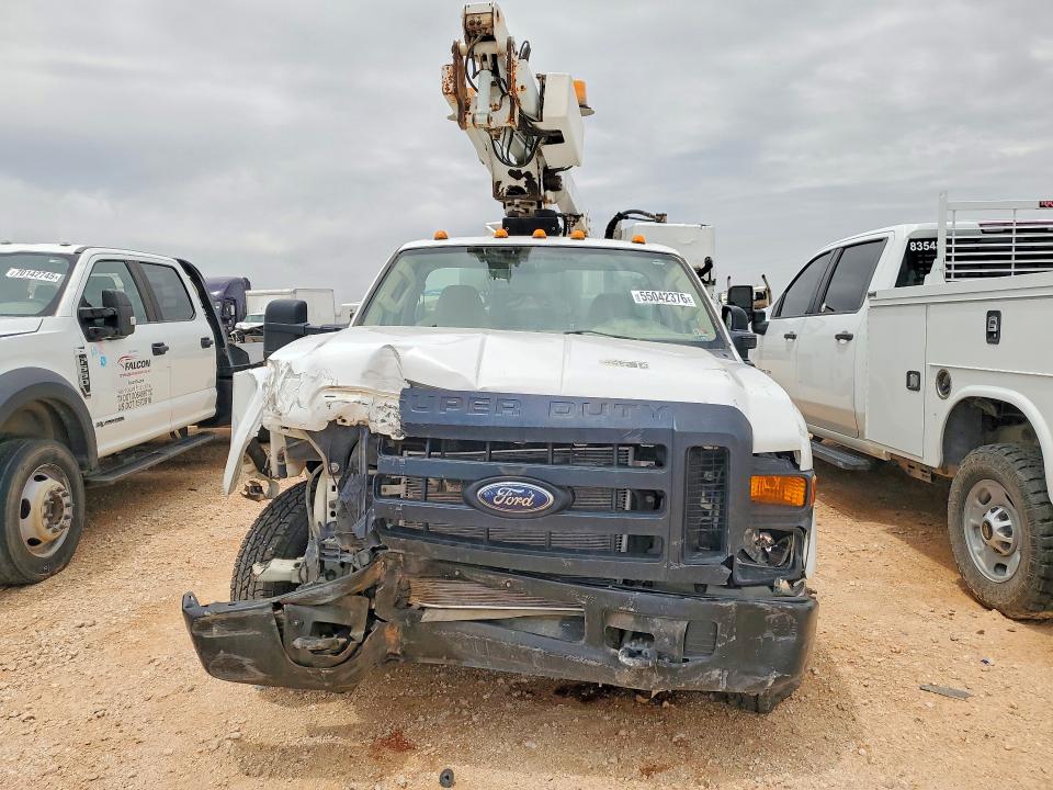 2008 Ford F-350 super duty VIN 1FDWF36588EE43505 COPART salvage auction — FRONT END, TX - SALVAGE VEHICLE TITLE, sold $1,700 on 2026-07-09 (photo 5)