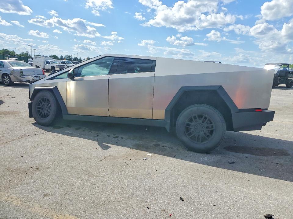 2025 Tesla VIN 7G2CEHED6SA063076 COPART salvage auction — UNDERCARRIAGE, Mo - Salvage Certificate Of Title, sold $35,250 on 2026-07-10 (photo 2)