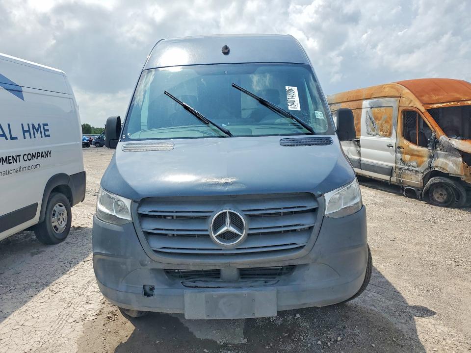 2019 Mercedes-benz Sprinter VIN WD4PF1CD7KP148843 COPART salvage auction — SIDE, Tx - Certificate Of Title, sold $11,500 on 2026-07-13 (photo 5)