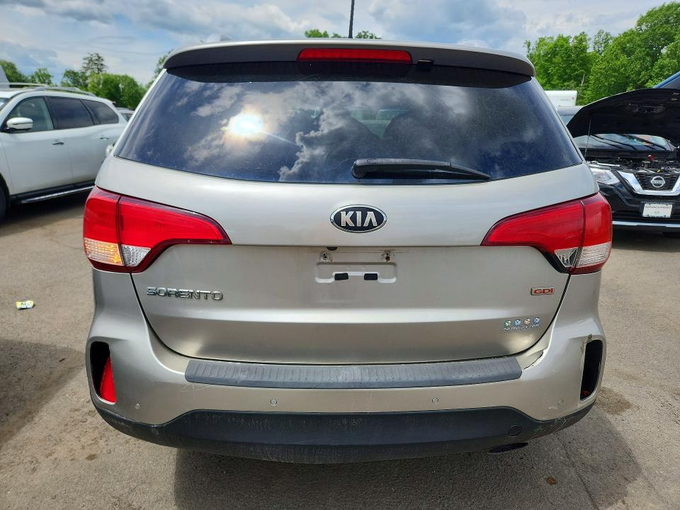 2014 Kia Sorento VIN 5XYKTDA65EG504071 COPART salvage auction — MINOR DENT/SCRATCHES, Vt - Certificate Of Title, sold $1,900 on 2026-07-03 (photo 6)