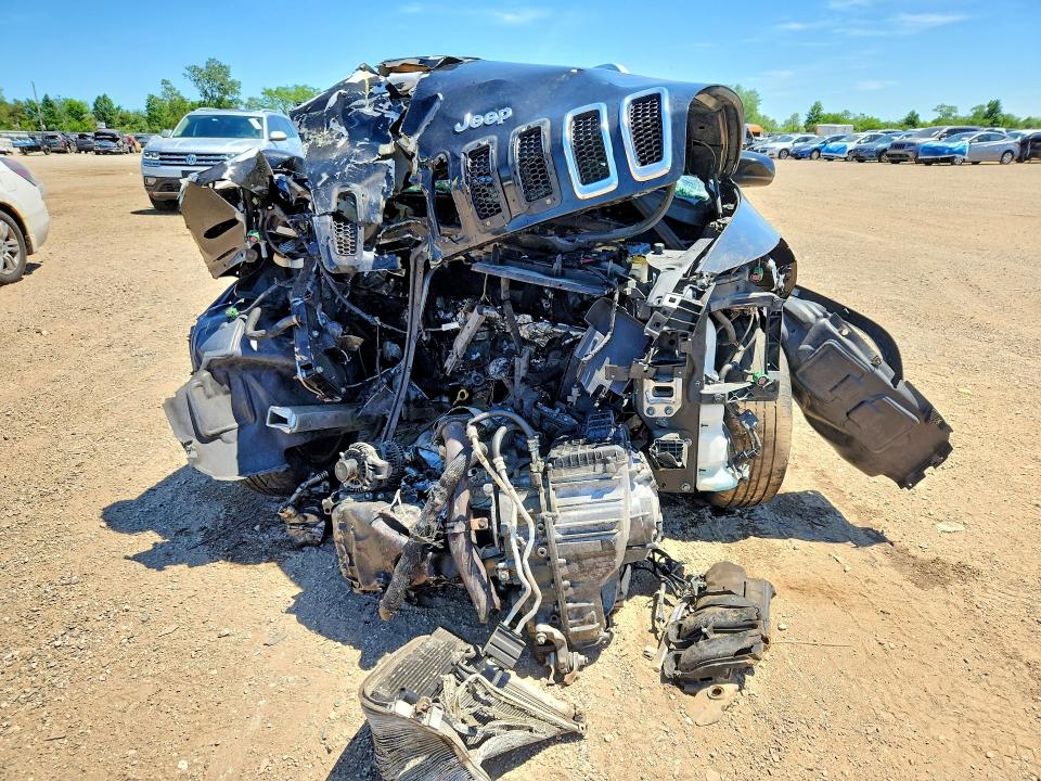 2017 Jeep Cherokee VIN 1C4PJMDB3HW645300 COPART salvage auction — FRONT END, Il - Salvage Certificate, sold $475 on 2026-07-09 (photo 5)