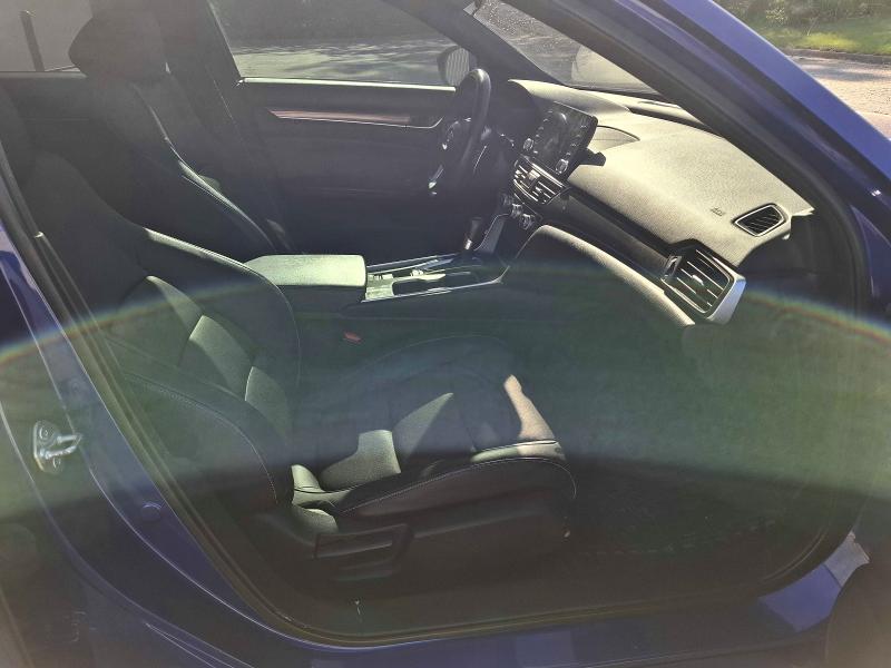 2018 Honda Accord VIN 1HGCV1F37JA811183 COPART salvage auction — MINOR DENT/SCRATCHES, On - Permit No Brand - Unfit (P), sold $10,800 on 2026-07-03 (photo 5)